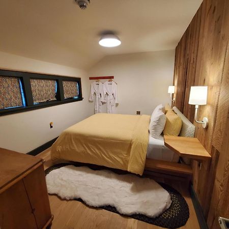 Little Cat Lodge Hillsdale Экстерьер фото